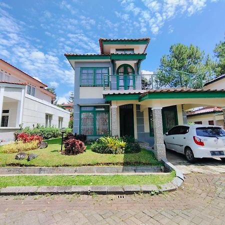 Villa Semesta Cikundul 外观 照片