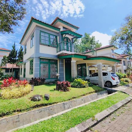 Villa Semesta Cikundul 外观 照片