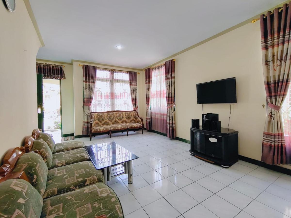 Villa Semesta Cikundul 外观 照片
